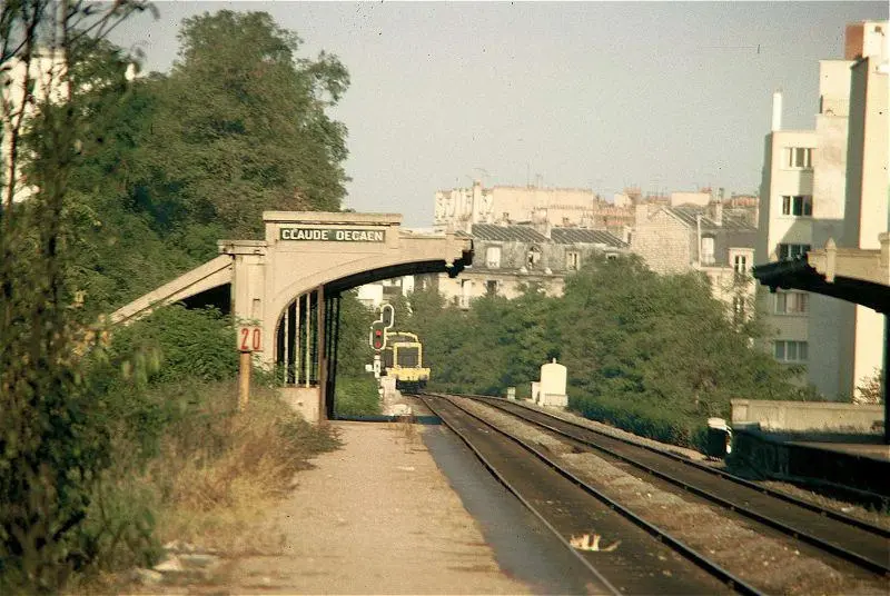 Quais de la station Rue Claude Decaen 
